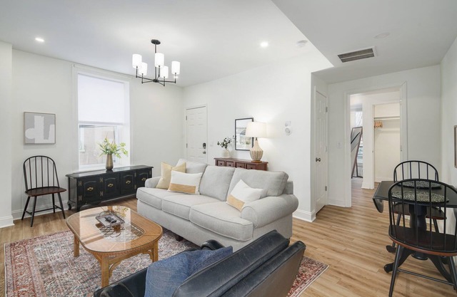 Serene Silverwood – Spacious 2B/2B with Parking