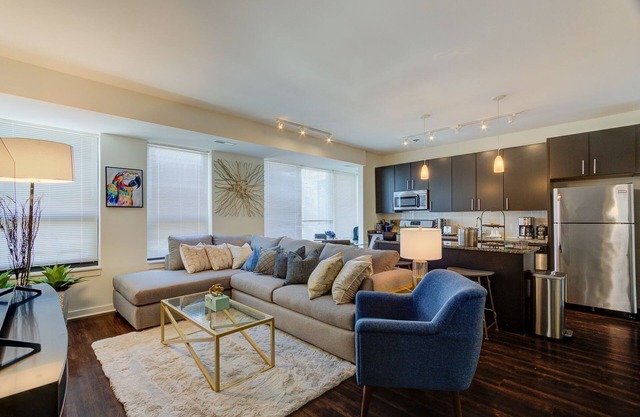 "Serenity of Evanston" 2 BDR/2Bath Modern-Luxe Suite
