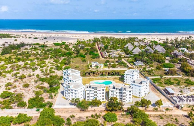 Serviced 2 bedroom apartment near the ocean front
