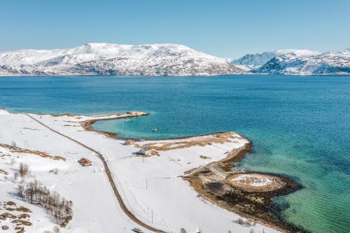 Serviced Farmhouse - Kvaløyvågen Gård