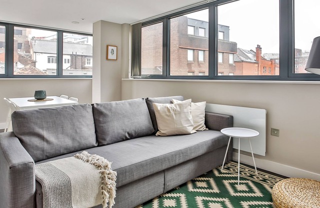 Sheffield Sunny City Apartment