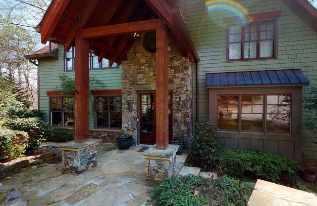 SHORELAND on Lanier With Dock