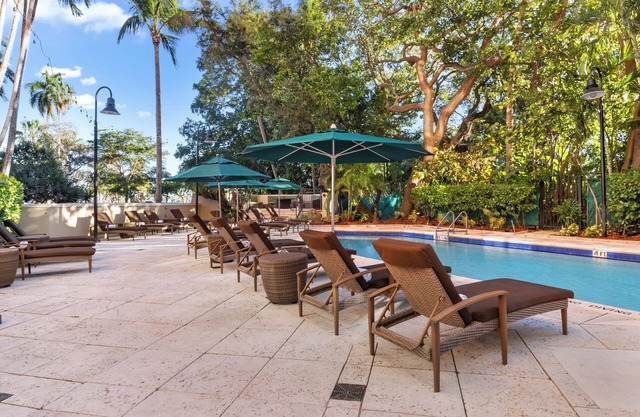 Short Distance From Dinner Key Marina! Three Relaxing Units with Full Kitchen!