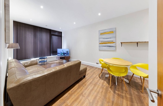 Shortlet Express, Barking Apartment