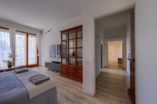 Show Me Florence 2 bedroom appartment Duomo & Airport TRAM