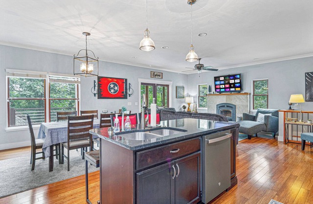 Side ofLookout Mtn-2 Story Hideaway-Sleeps14- Chatt Vistas
