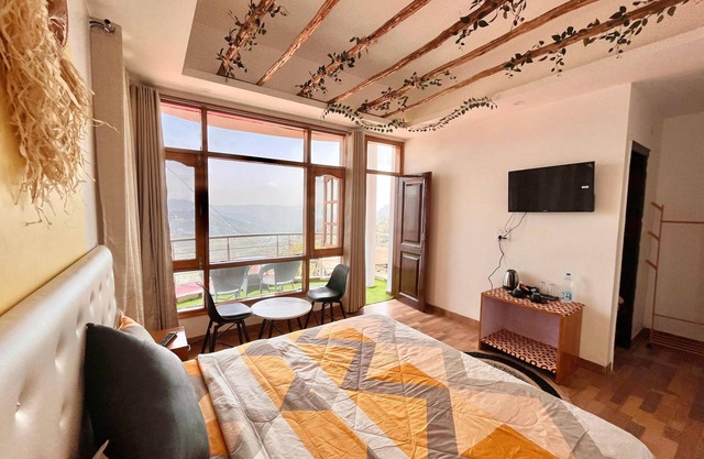 Siesta Homestay 1BR - balcony in shimla