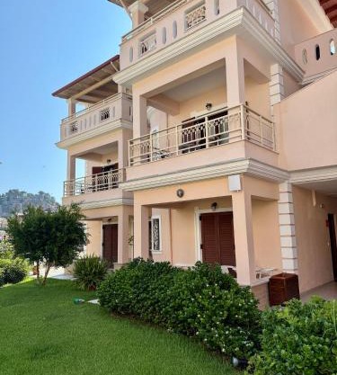 Sifakis House