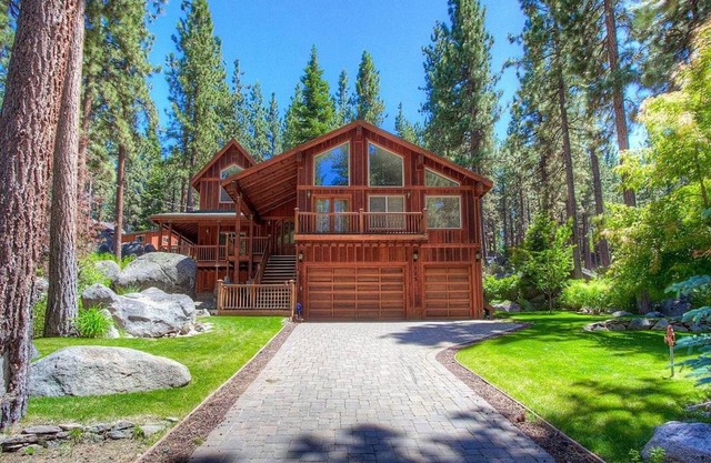 Silver Rock Lodge by Lake Tahoe Accommodations