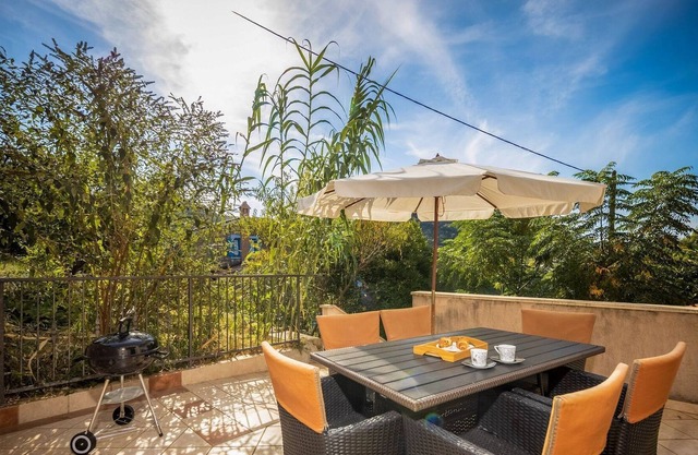 Simple and functional two bedroom apartment on island of Rab