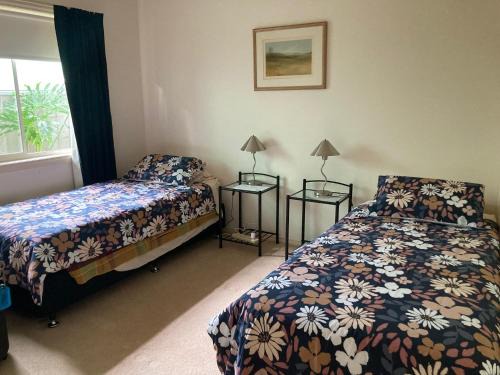Single Bed's Suit Business Travellers