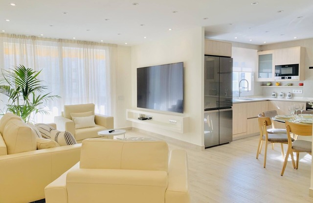 Sitges Spaces Oasis Suites-4 Bedrooms/4 En-suite Bathrooms/Terrace/Pool-Sleeps 8
