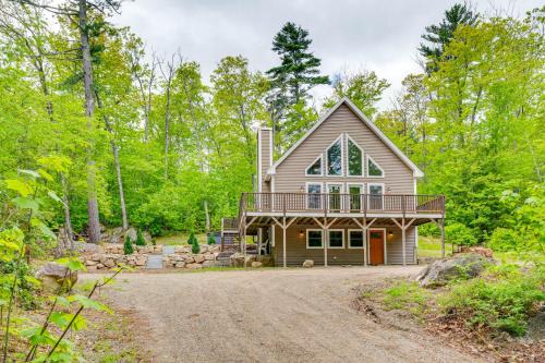 Ski, Hike and Fish Chalet with Hot Tub in Conway