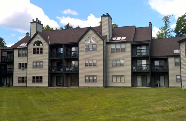Ski-in, Ski-out 2 Br With View Of Ski Lift! 2 Bedroom Condo by RedAwning