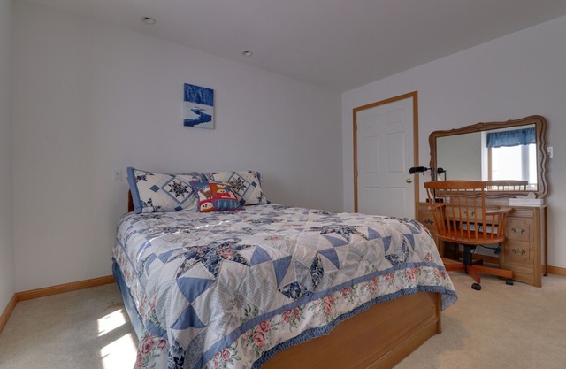 Ski-In/Ski-Out Family Getaway with Deck, Shared Pool & Hot Tub