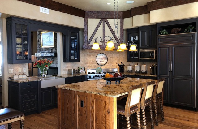 SKI-IN SKI-OUT LUXURY Town Home! Walk to Beaver Creek Village with Hot Tub!
