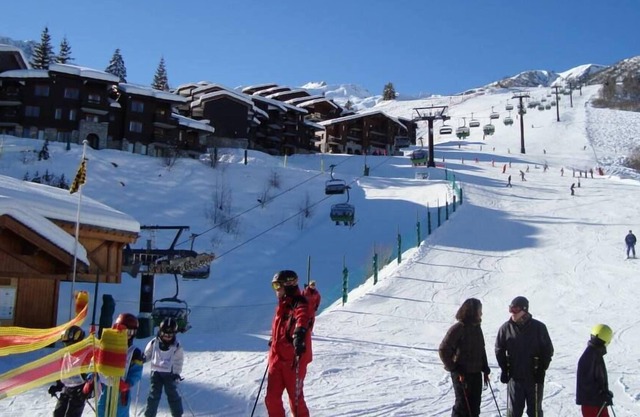 Ski with your family on the GRAND DOMAINE, St François / Valmorel