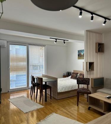 Skopje Centre APT near Zoo with Private Parking