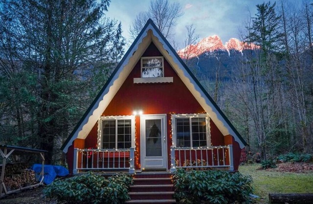 Sky Valley A-Frame near Stevens Pass, U.S. 2