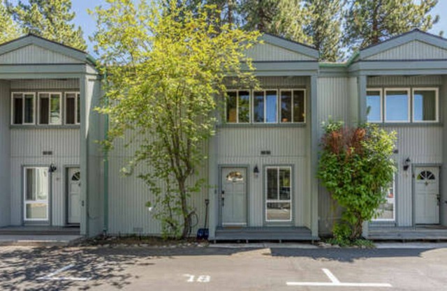 Skylandia Escape by Tahoe Mountain Properties
