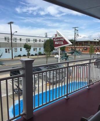 Skylark Resort Motel