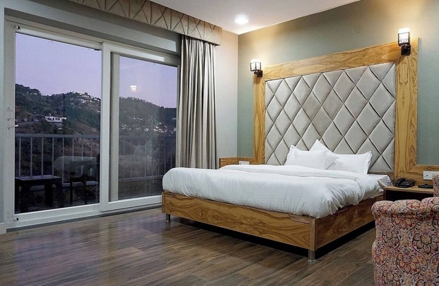 SL Manor Resort by Lawrence Hotels