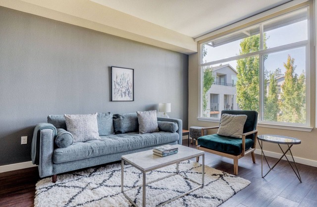 Sleek Mountain View 1BR w/Garden & Pool, nr Restaurants, by Blueground