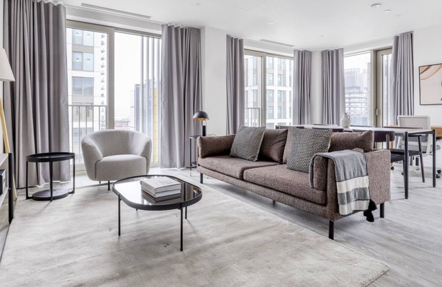 Sleek Stratford 1BR w/ Security & Gym, nr Train Station, by Blueground