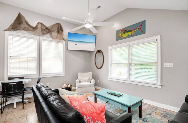 Sleeps 10 peaceful bungalow in Pawleys Island just minutes from the BEACH!
