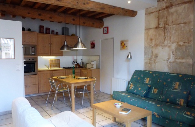 Small house in a village in the heart of the Alpilles