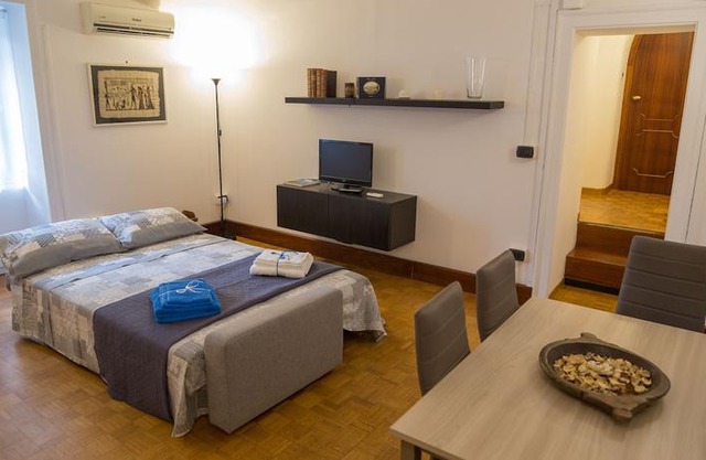Small Suite Chiatamone