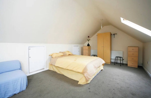 Smart King Size Double Room For 4 Guests
