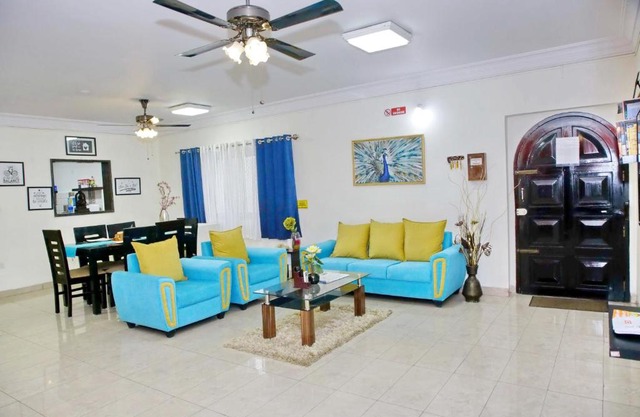 SmartStay Entire Luxury 4BHK Apt-M G Road area