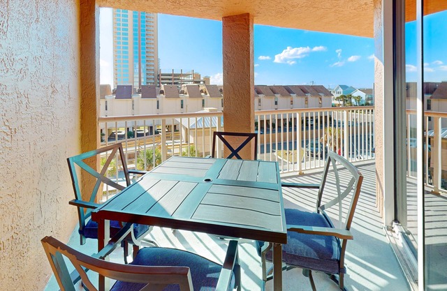 Snowbird-Friendly Condo w/Balcony, Incredible Gulf Views, Shared Outdoor Pool