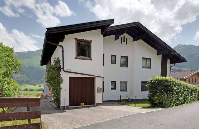 Snug Apartment in Walchen near Niedernsill Swimming Lake