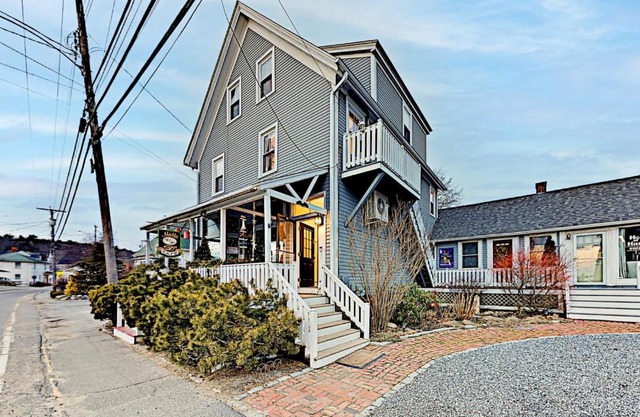 Snug Harbor Grande
