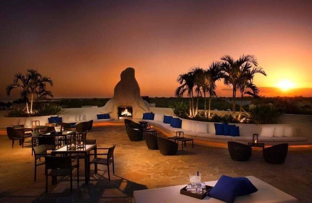 Soothing Escape w/Rooftop Pool and Breakfast Options in Coconut Grove, 3 Rooms