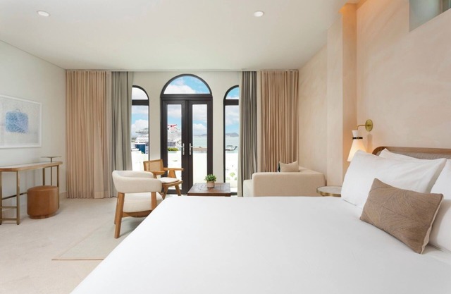 Sophisticated Room w/Balcony and Rooftop Dining Experience - Near Casino