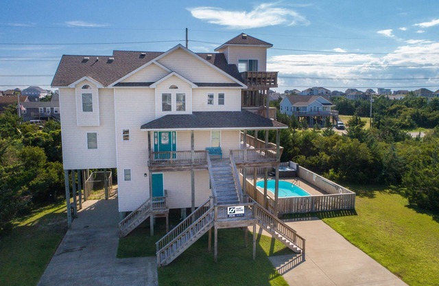Soundview Dog Friendly w/Pool, Hot Tub, Cargo Lift, Boat and Windsports Access
