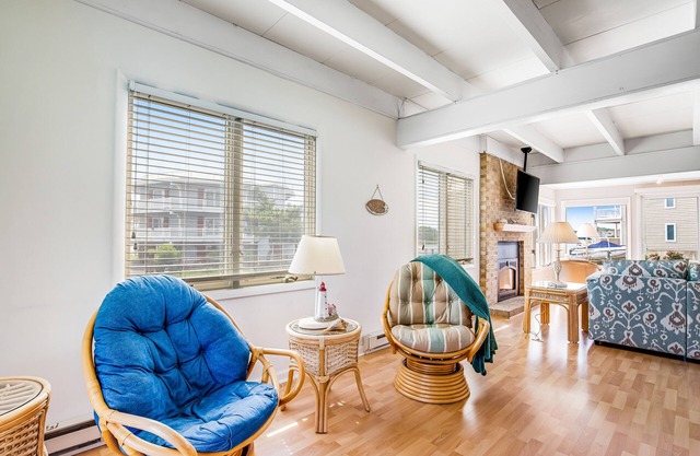 South Bethany House w/360-Degree Water Views of Canal/Bay - Walk to the Beach