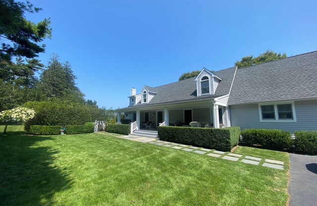 Southampton Home - Farm Views and Close Proximity to Village