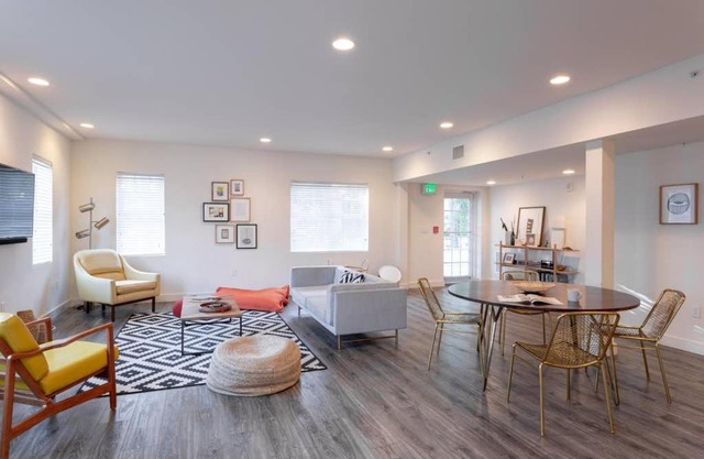 Southbeach Luxury 2BR apt withTerrace