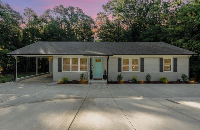 Southern Charm, 3 King Bedrooms, Central