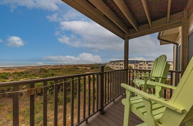 Southwinds F10 Oceanfront Complex Direct Oceanfront