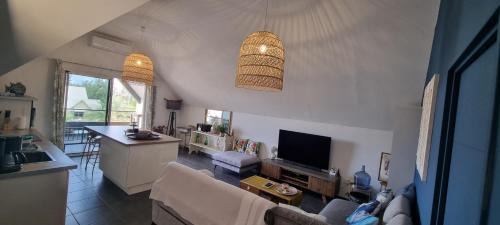 Spacieux T3 sur St Leu, 2 chambres, 2 salles de bain, 2 terrasses proche lagon