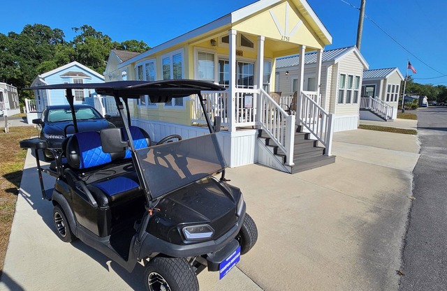 SPACIOUS 1 BEDROOM HOUSE GOLF CART IN DISNEY AREA 5 STAR RATED MILL CREEK RESORT