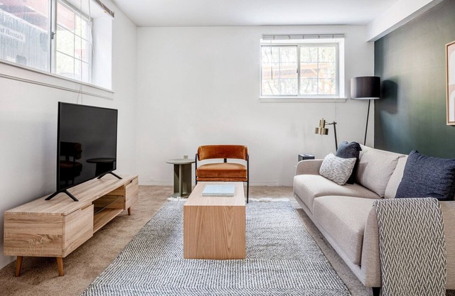Spacious 1BR steps from Cooldige Corner in Brookline, by Blueground