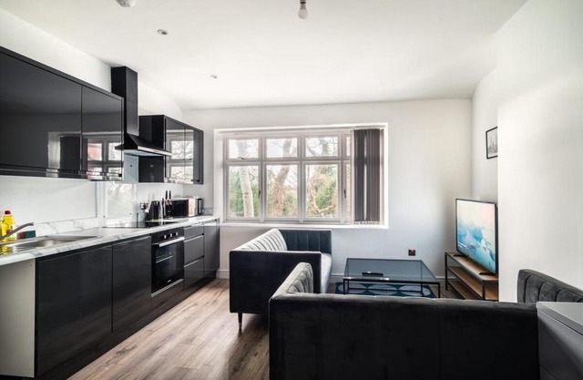 Spacious 2 Bed Apartment in Waterloo Liverpool