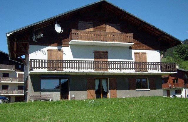 Spacious 3-Bed Apt for 8, 80m from Cernix Slopes, Pet-Friendly, Terrace, Parking