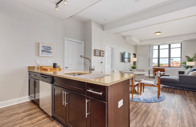 Spacious 3BR Apartment near McCormick Place by Domio